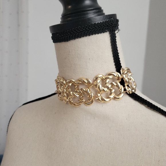 Gold tone choker - Picture 5 of 9